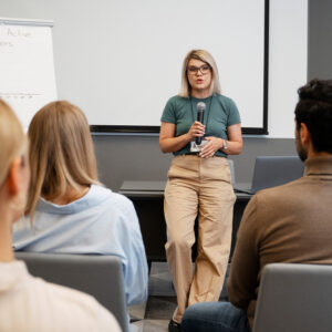 TALLER DE HABILIDADES DE COMUNICACIÓN EFECTIVA PARA HABLAR EN PÚBLICO