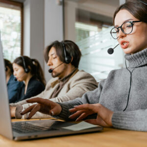 SERVICIO AL CLIENTE APLICANDO INTELIGENCIA EMOCIONAL Y ASERTIVIDAD