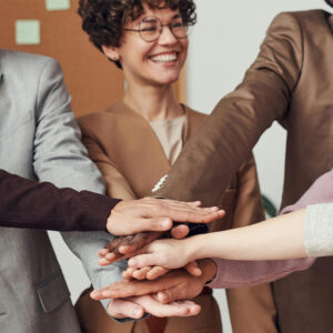 TÉCNICAS Y HABILIDADES PARA LA MEDIACIÓN, MANEJO Y RESOLUCIÓN DE CONFLICTOS EN EQUIPOS DE TRABAJO