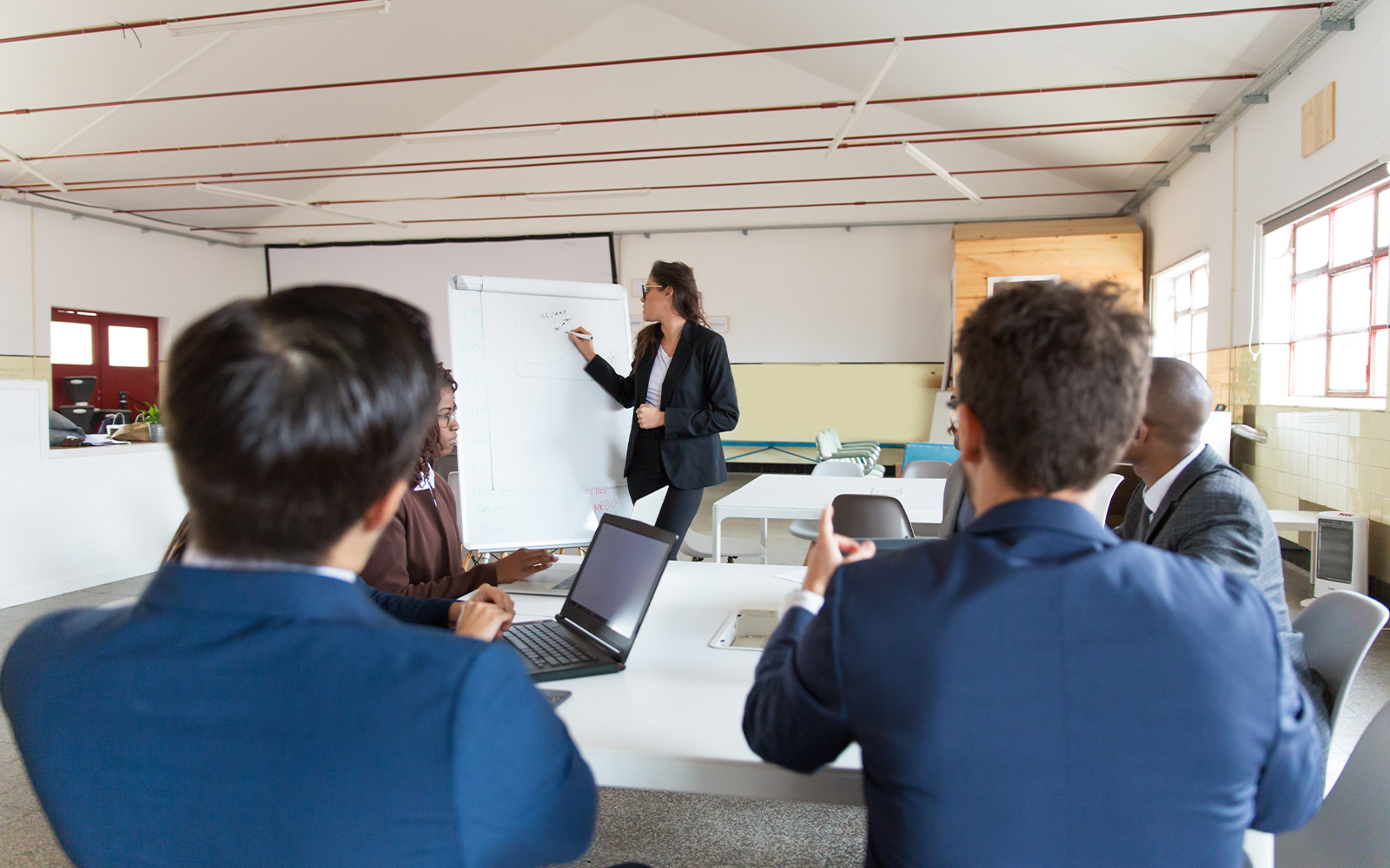 CÓMO MEDIR EL IMPACTO DE UN PLAN DE CAPACITACIÓN