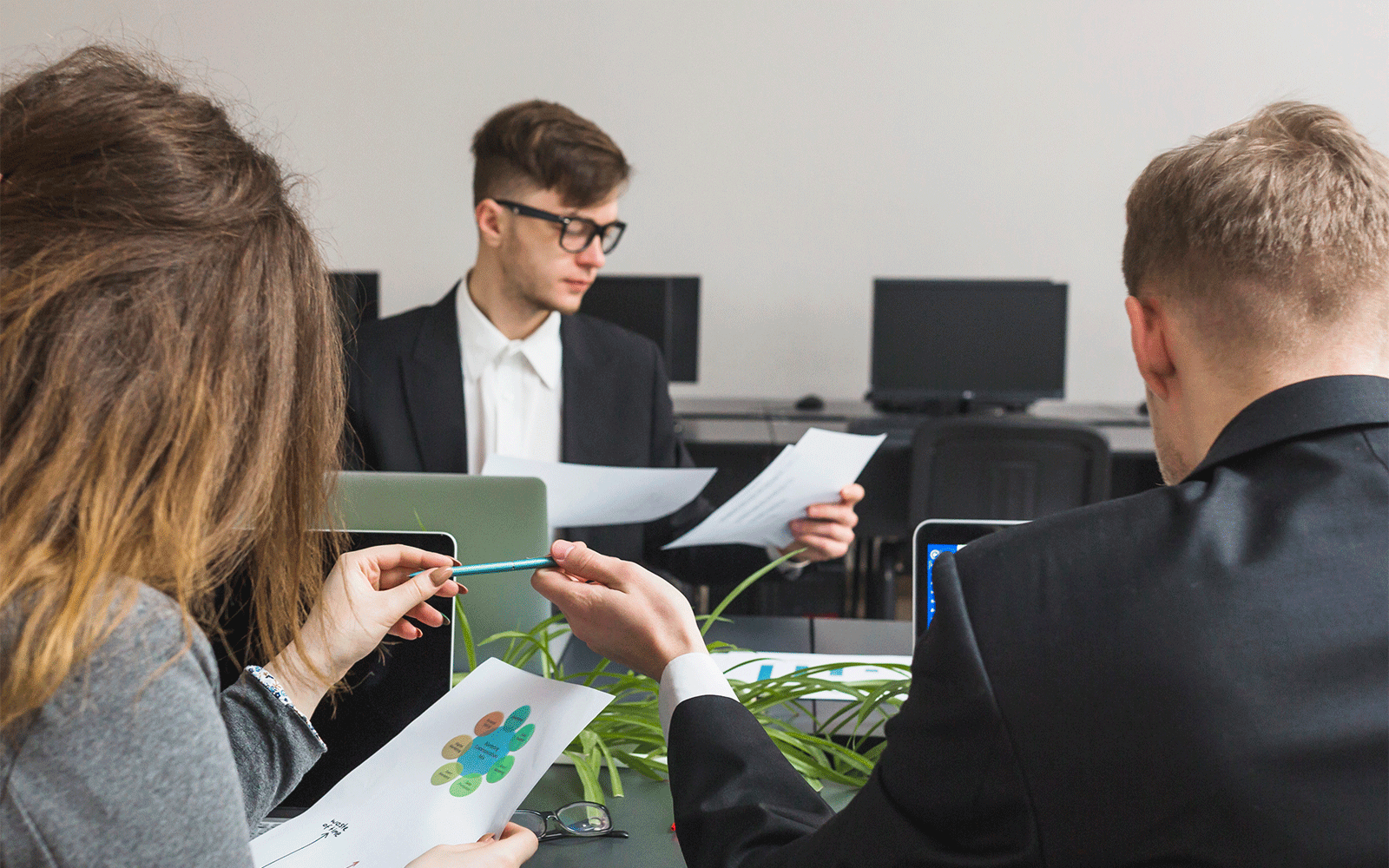 ASSESSMENT CENTER COMO INSTRUMENTO EN LA SELECCIÓN POR COMPETENCIAS