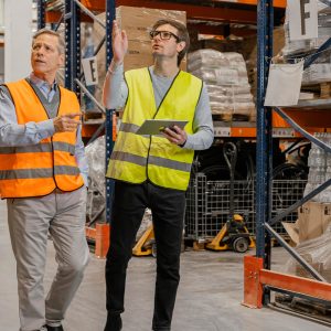 FORMANDO TÉCNICOS EN BODEGAS Y ALMACENES DE ABASTECIMIENTO